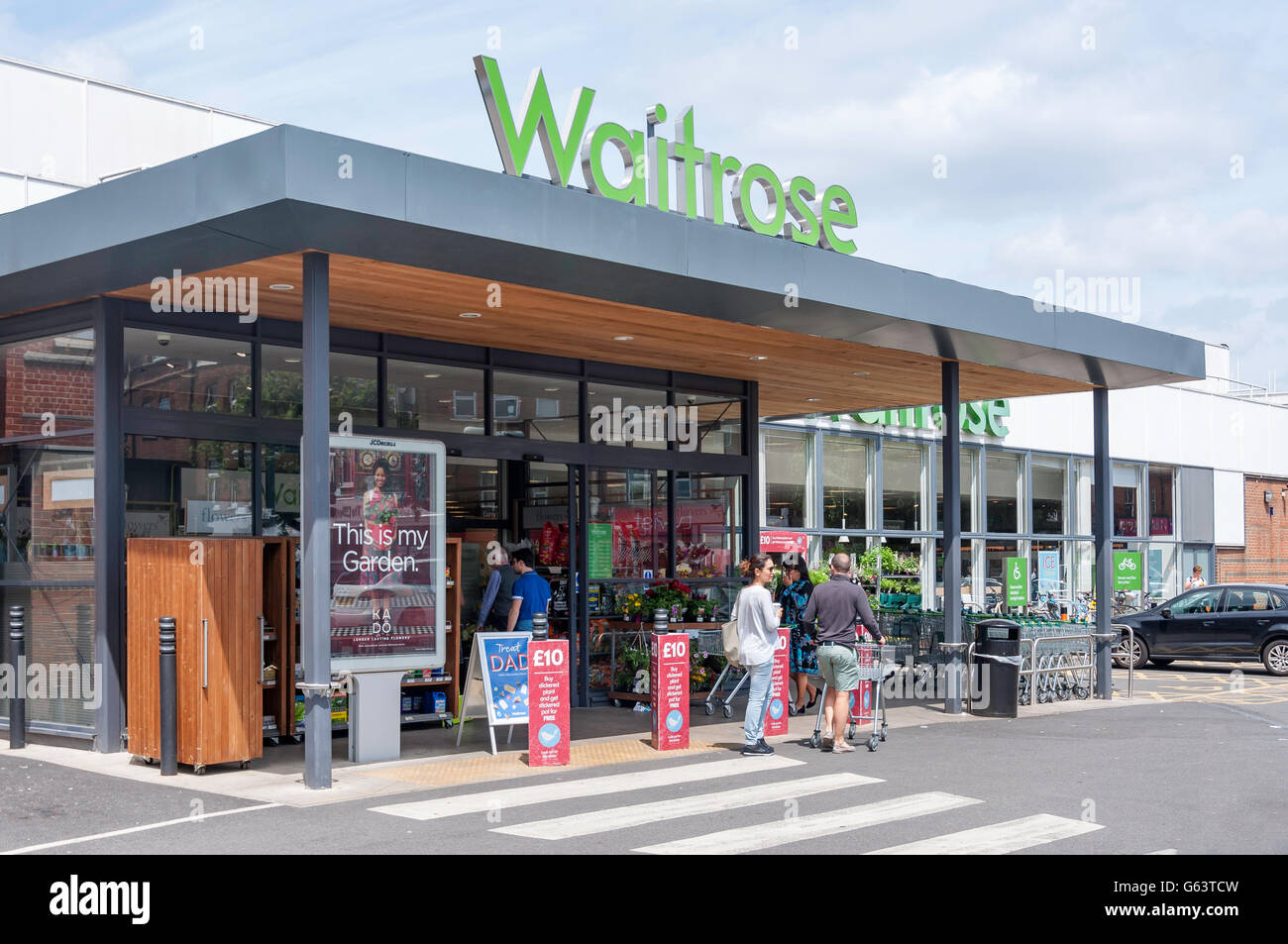 Waitrose Supermarket, Balham High Road, Balham, London Borough of Wandsworth, Greater London, England, United Kingdom Stock Photo
