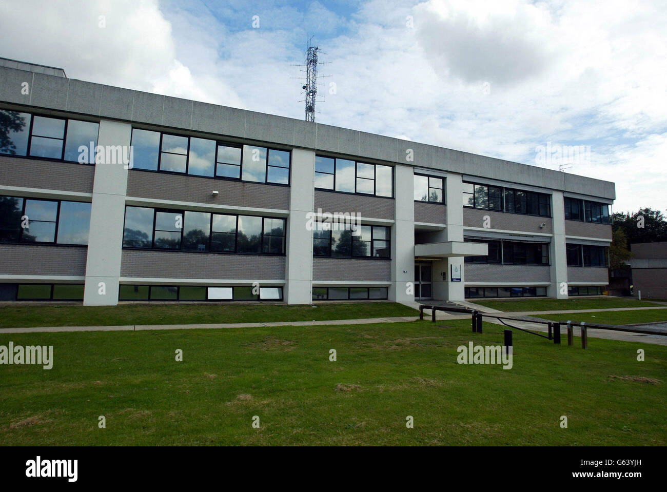 cambridgeshire-police-headquarters-at-hinchingbrooke-huntingdon-stock