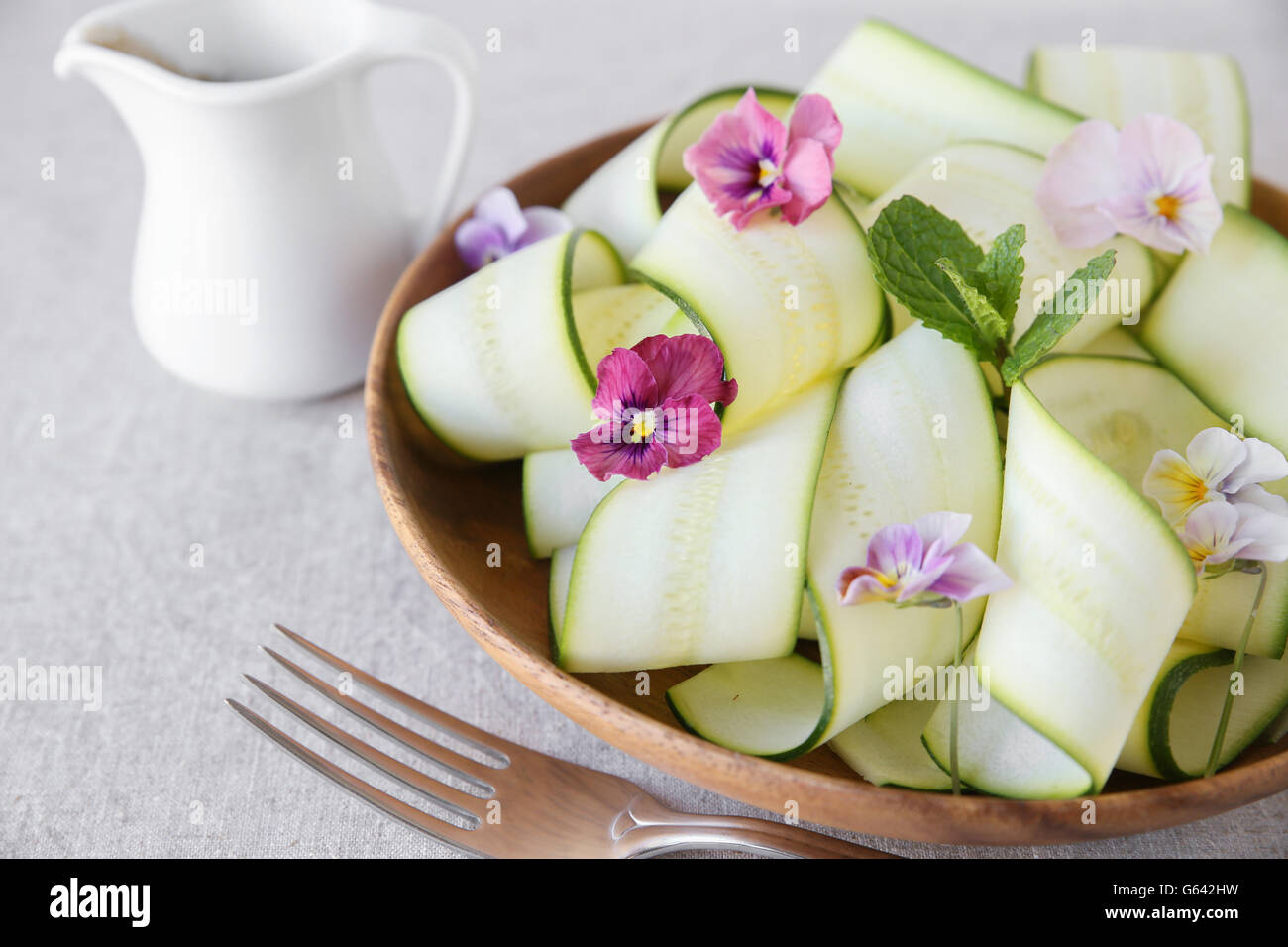 Edible flower garnish hires stock photography and images Alamy