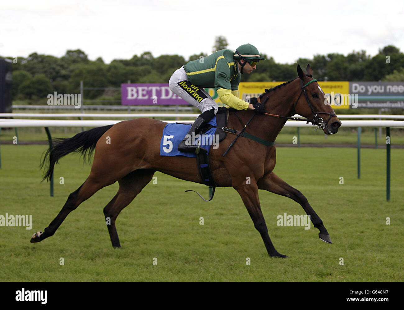 Horse Racing - Nottingham Racecourse Stock Photo - Alamy