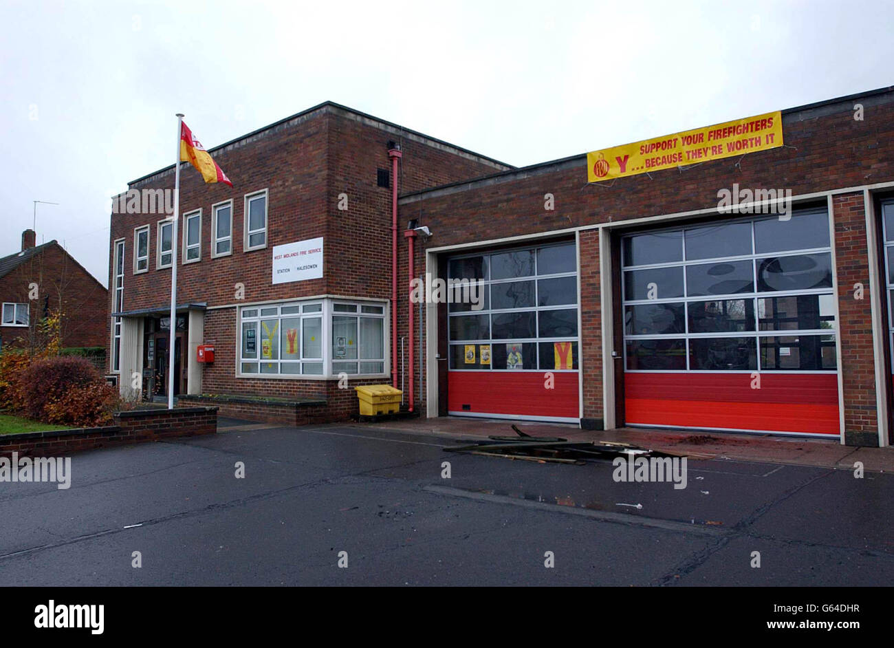 Fire Strike Halesowen fire station Stock Photo Alamy