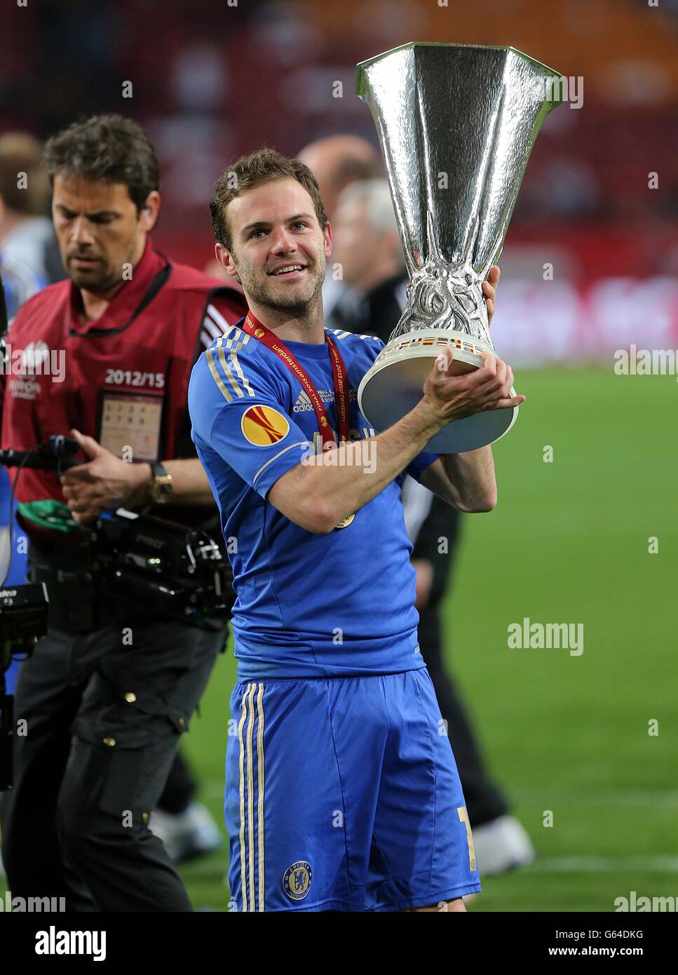 Chelsea's Juan Mata celebrates with the UEFA Europa League trophy after the game Stock Photo