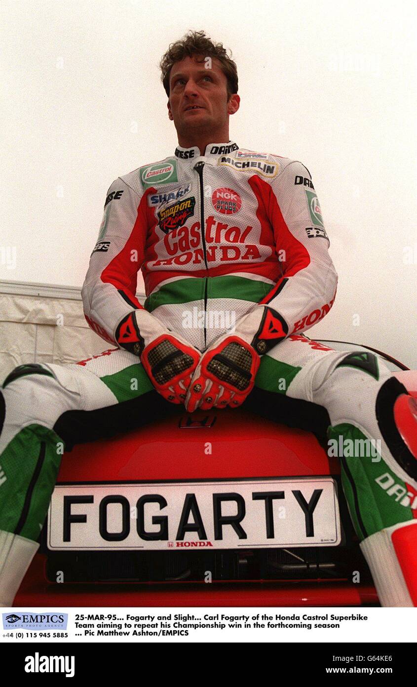 MOTOR RACING - Superbikes - Aaron Slight and Carl Fogarty at Honds/Castrol Team Photocall. Carl Fogarty, Honda Castrol Superbike Team Stock Photo