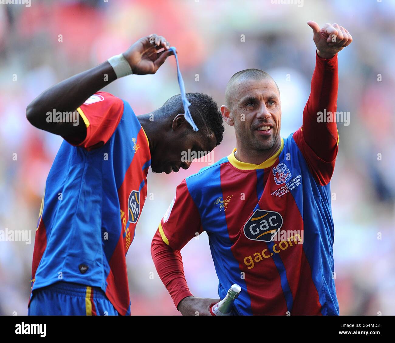Crystal Palace S Wilfried Zaha Left And Kevin Phillips Right Celebrate Winning The Npower Football League Championship Play Off Final Stock Photo Alamy