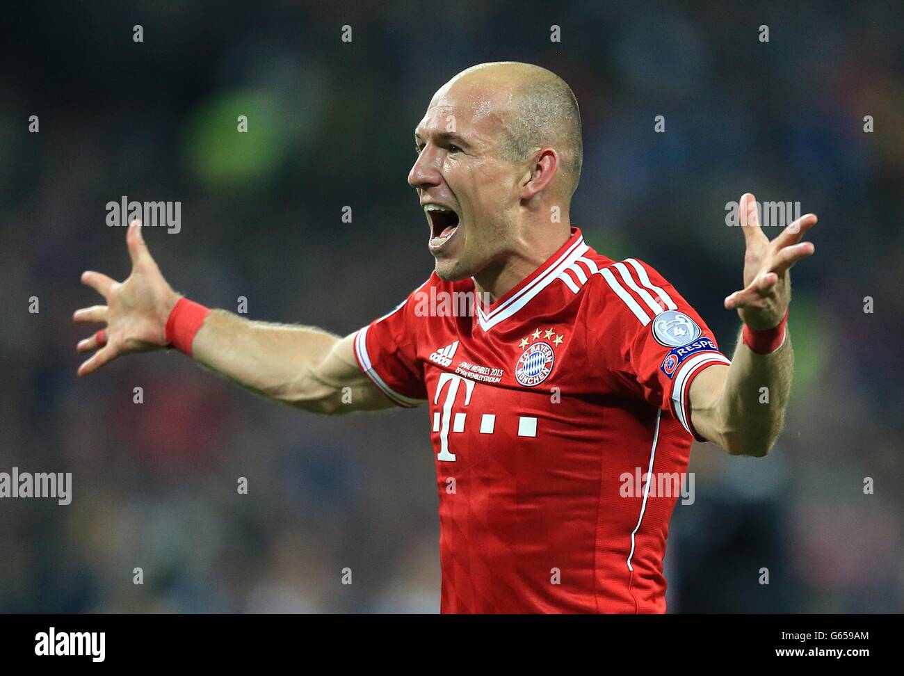 Bayern Munich's Arjen Robben celebrates winning the Champions League as the  final whistle blows Stock Photo - Alamy