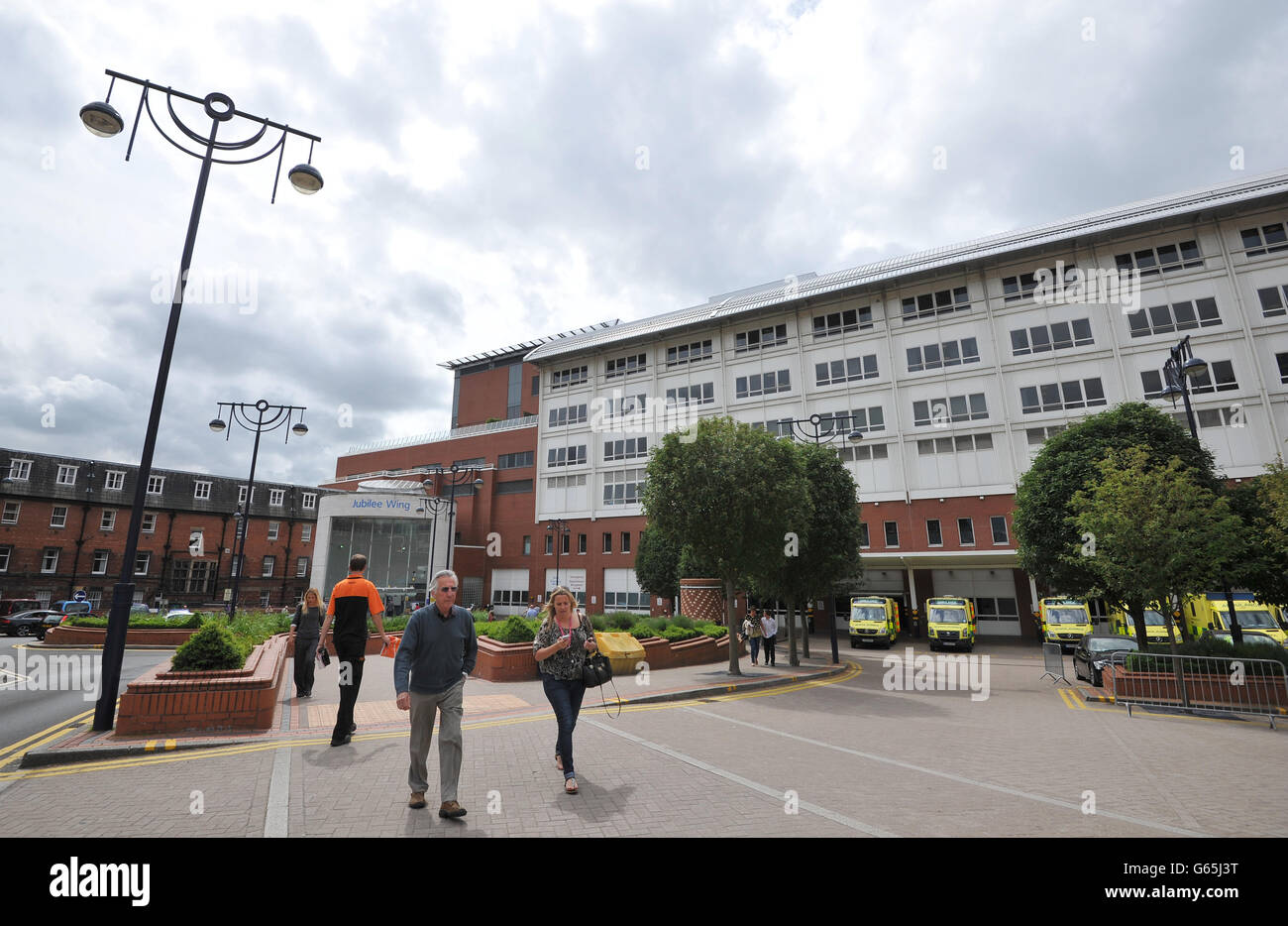 A general view of Leeds General Infirmary Stock Photo Alamy