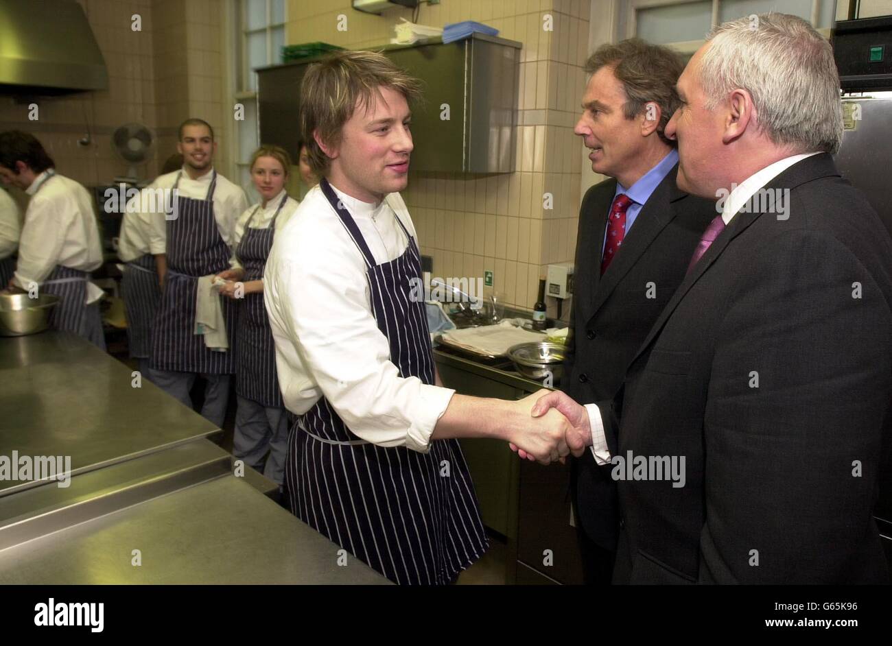 Tony Blair meets Celebrity Chef Jamie Oliver at 10 Downing Street Stock Photo