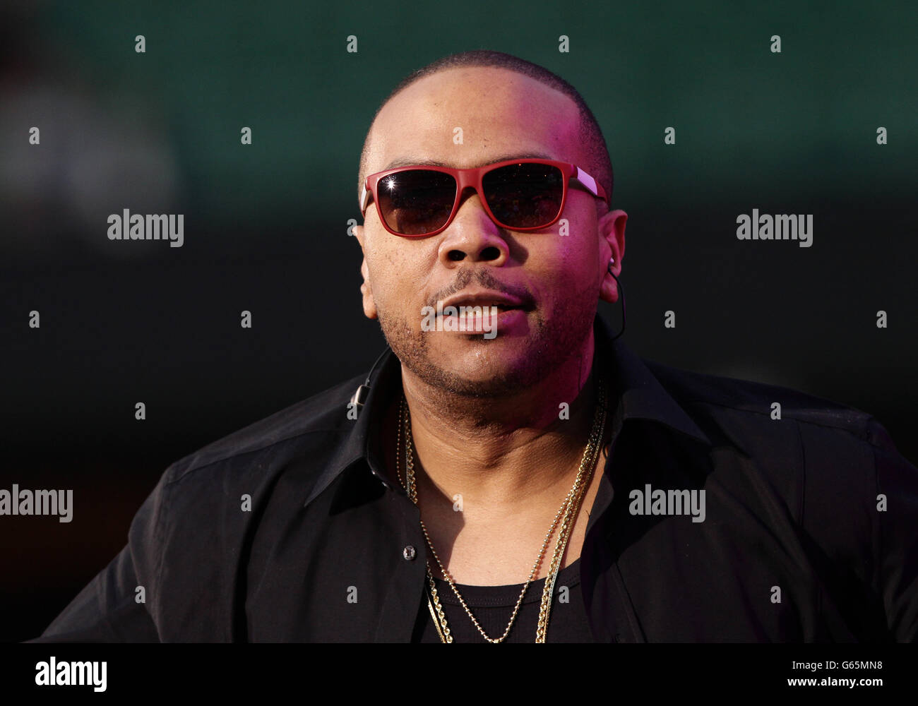 Тимберленд и тимберлейк. Justin timberlake timbaland. Тимбалэнд певец. Nelly furtado timbaland justin timberlake. Timberland timbaland timberlake.