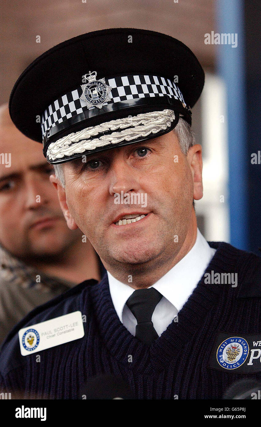 Chief Constable of the West Midlands Paul Scott-Lee speaks at a press conference outside Queen's Road Police Station, about the investigation into the deaths of two women behind a hairdresser's shop on Birchfield Rd in Aston, Birmingham. *... Another two are in hospital being treated for gunshot wounds. Stock Photo