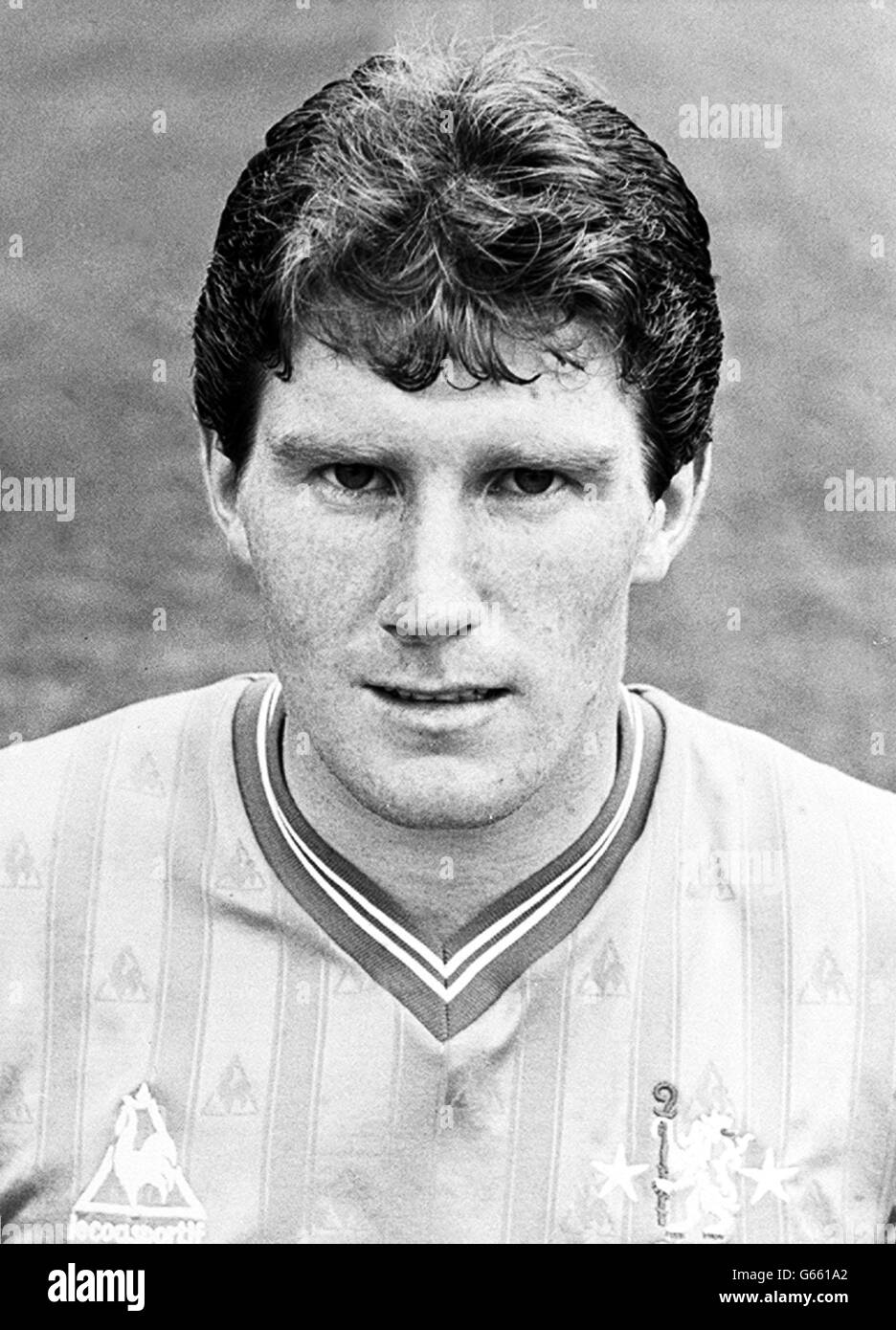 Duncan Shearer. Duncan Shearer, a striker with Chealsea Football Club