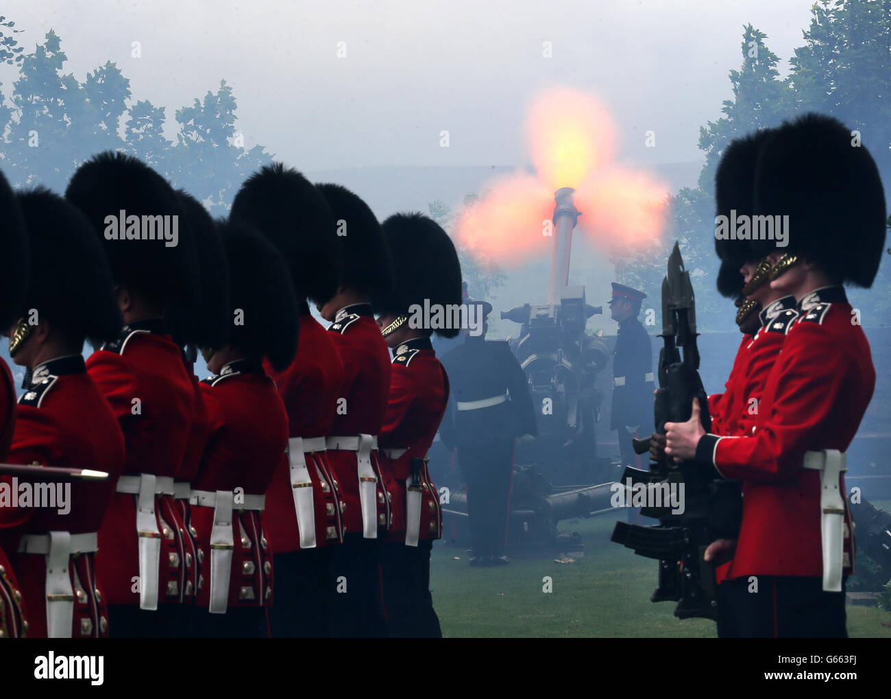 105th artillery hi-res stock photography and images - Alamy