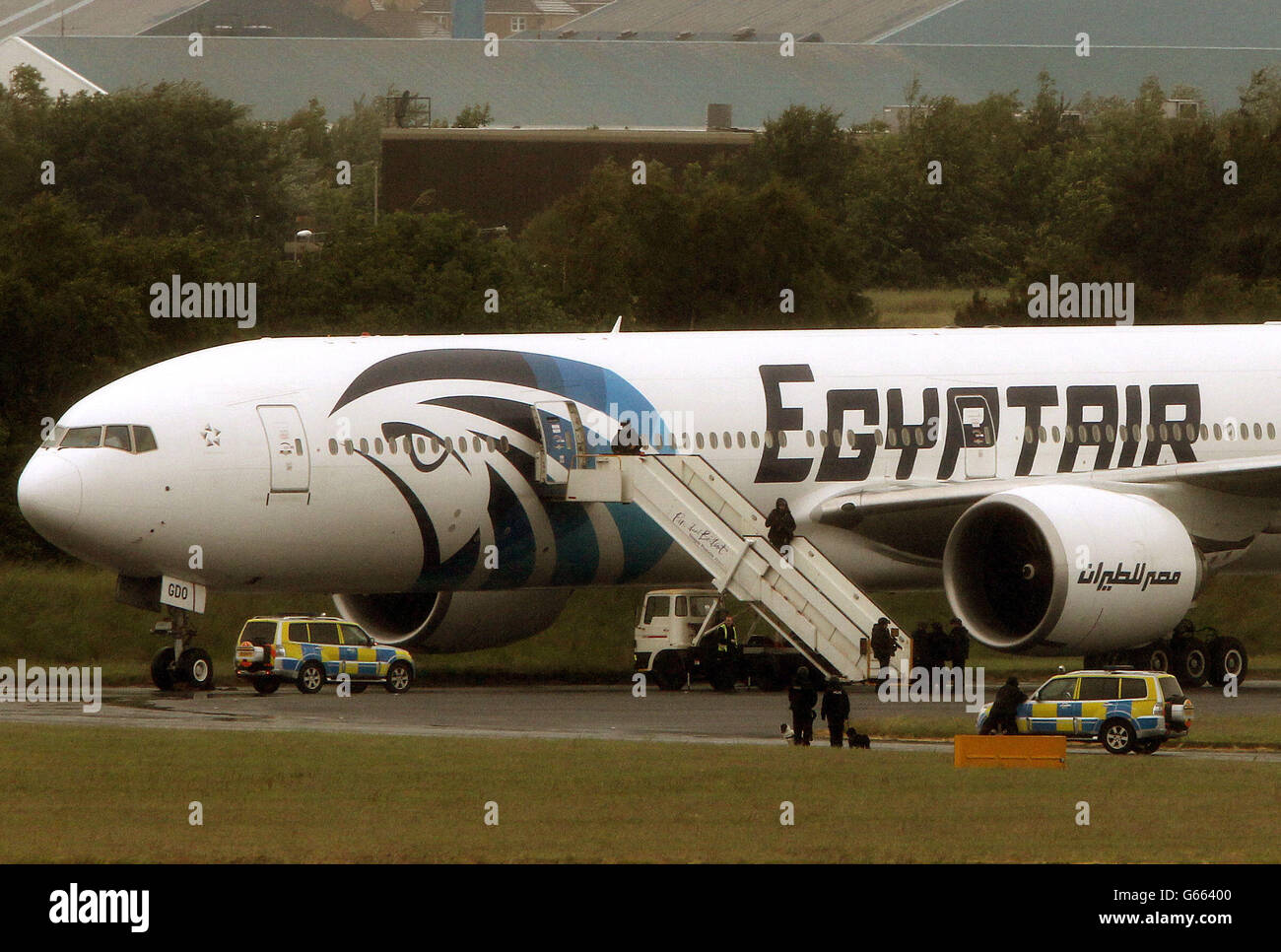 Police surround the Egyptair aircraft flying from Cairo to New York