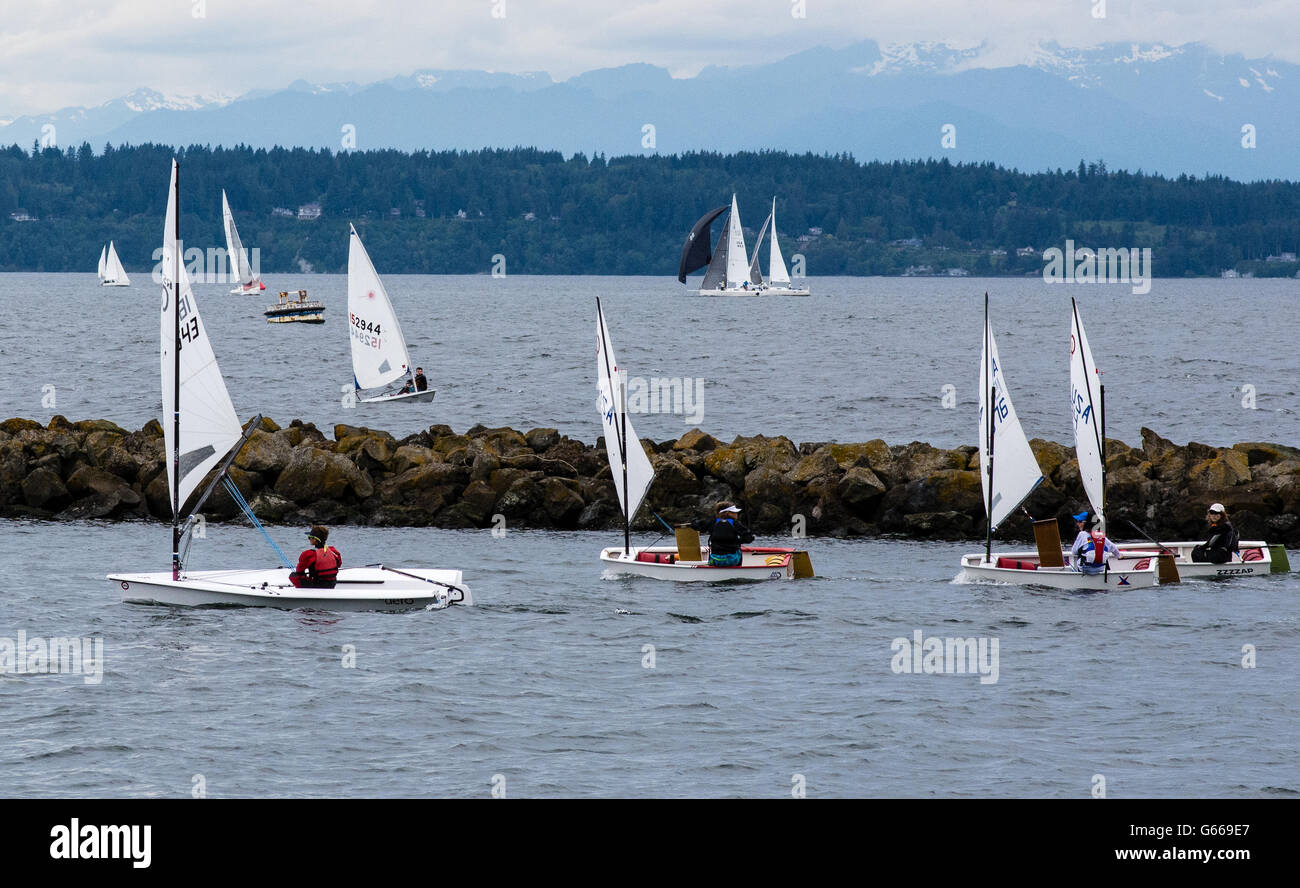 Breakwater sail sailing hires stock photography and images Alamy
