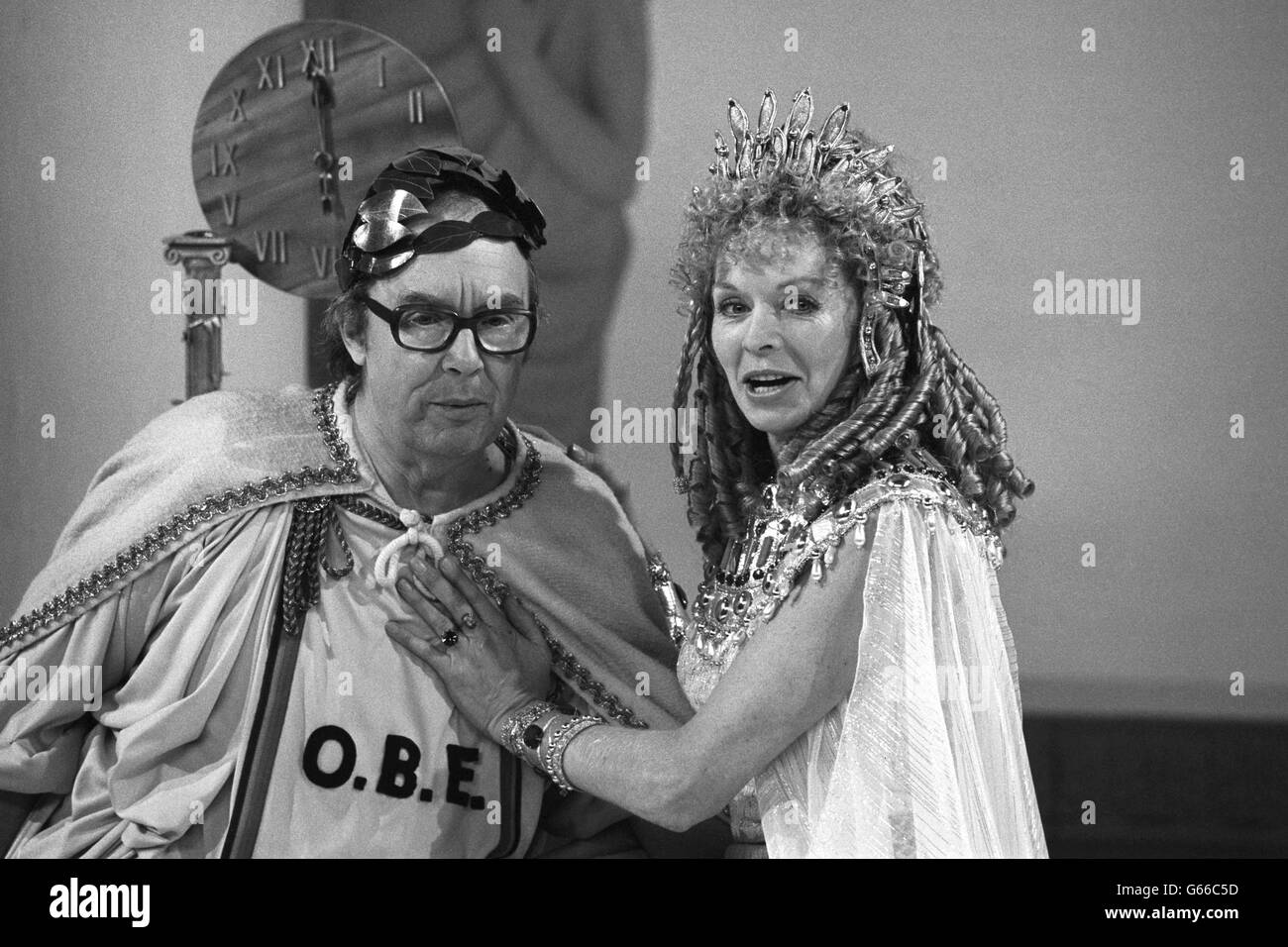 Eric Morecambe is joined by actress Susannah York in a Julius Ceasar sketch for the Morecambe and Wise Christmas Show. Stock Photo