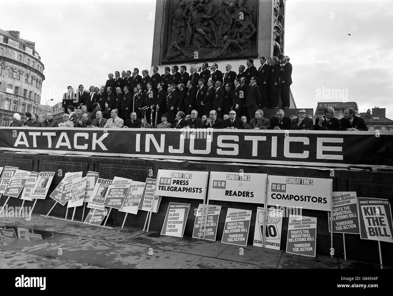 Politics - Industrial Relations Bill Protest - TUC Male Choir Protest - Trafalgar Square, London Stock Photo