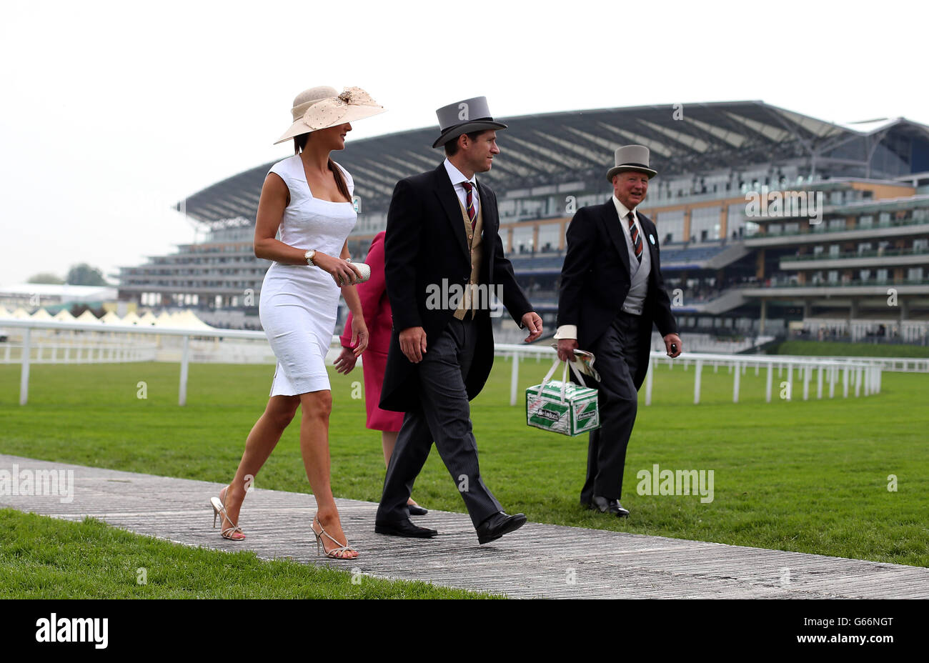 Guests day two royal ascot meeting ascot racecourse hi-res stock ...