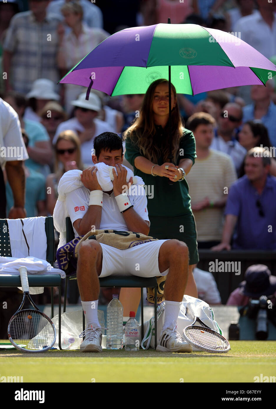 Bola Amarela - O Kids Day de Novak Djokovic continuou no quarto de  hotel.