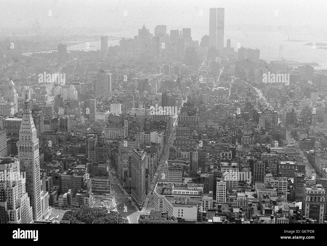 Manhattan skyline and the twin towers Black and White Stock Photos ...