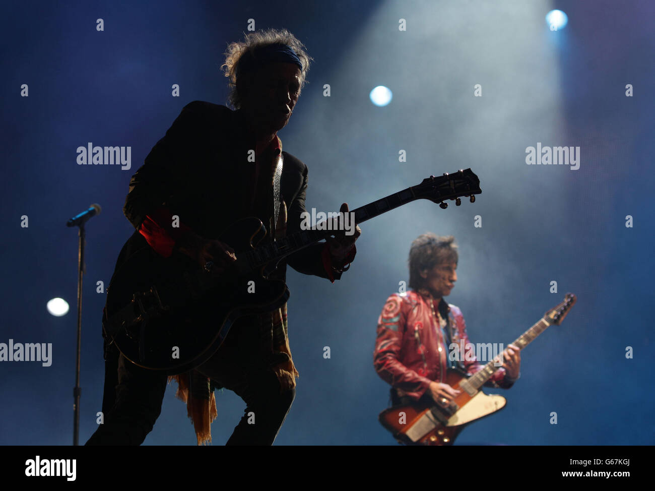 Keith Richards with Ronnie Wood (right) from the Rolling Stones perform on the Pyramid Stage during the second performance day of the Glastonbury 2013 Festival of Contemporary Performing Arts at Pilton Farm, Somerset. Stock Photo
