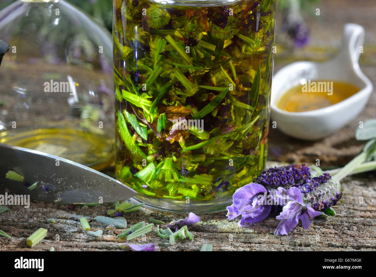 Domestic oil production hires stock photography and images Alamy