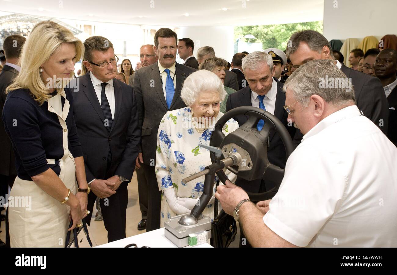 Queen coronation festival 2013 hi-res stock photography and images - Alamy