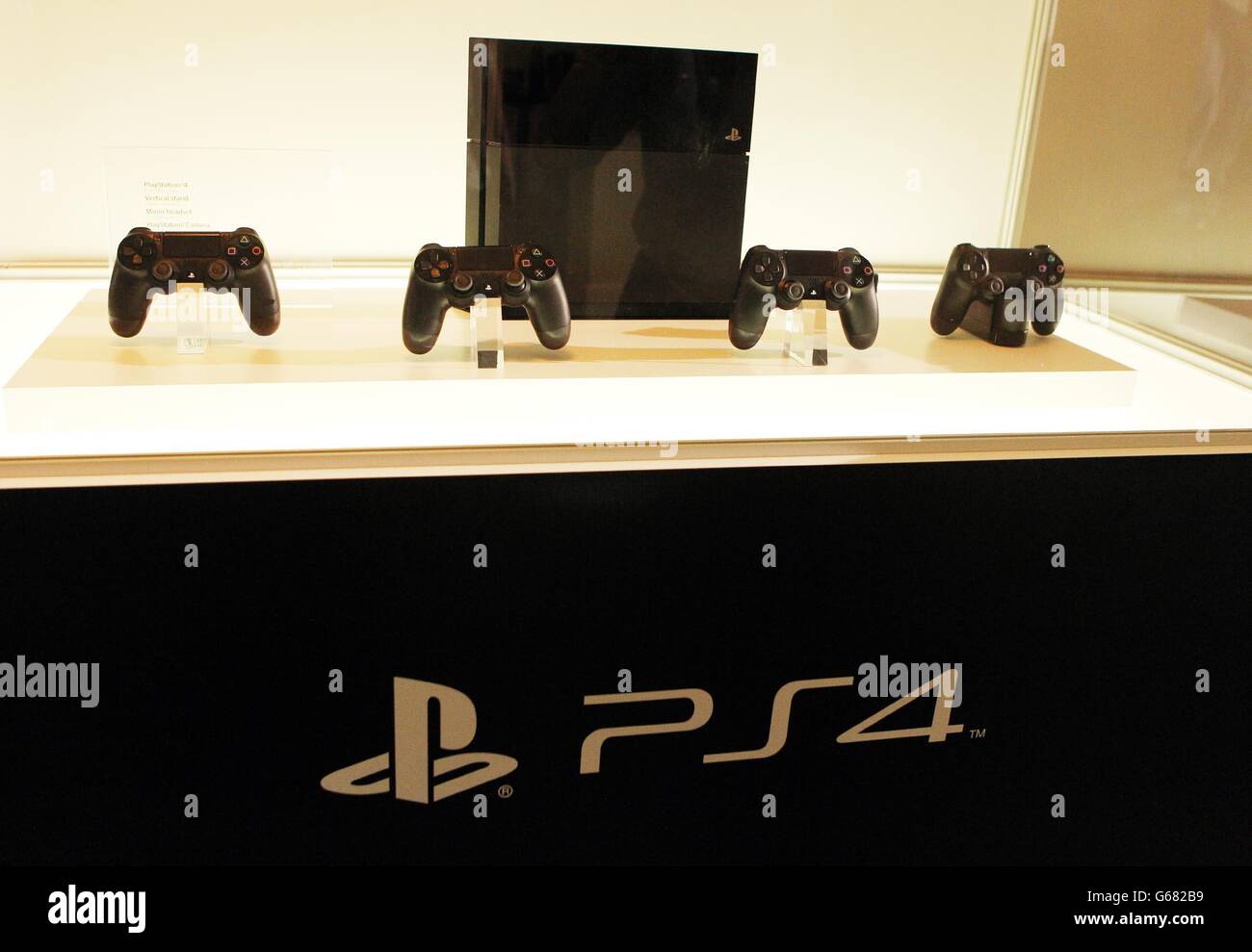 Playstation showcase hi-res stock photography and images - Alamy