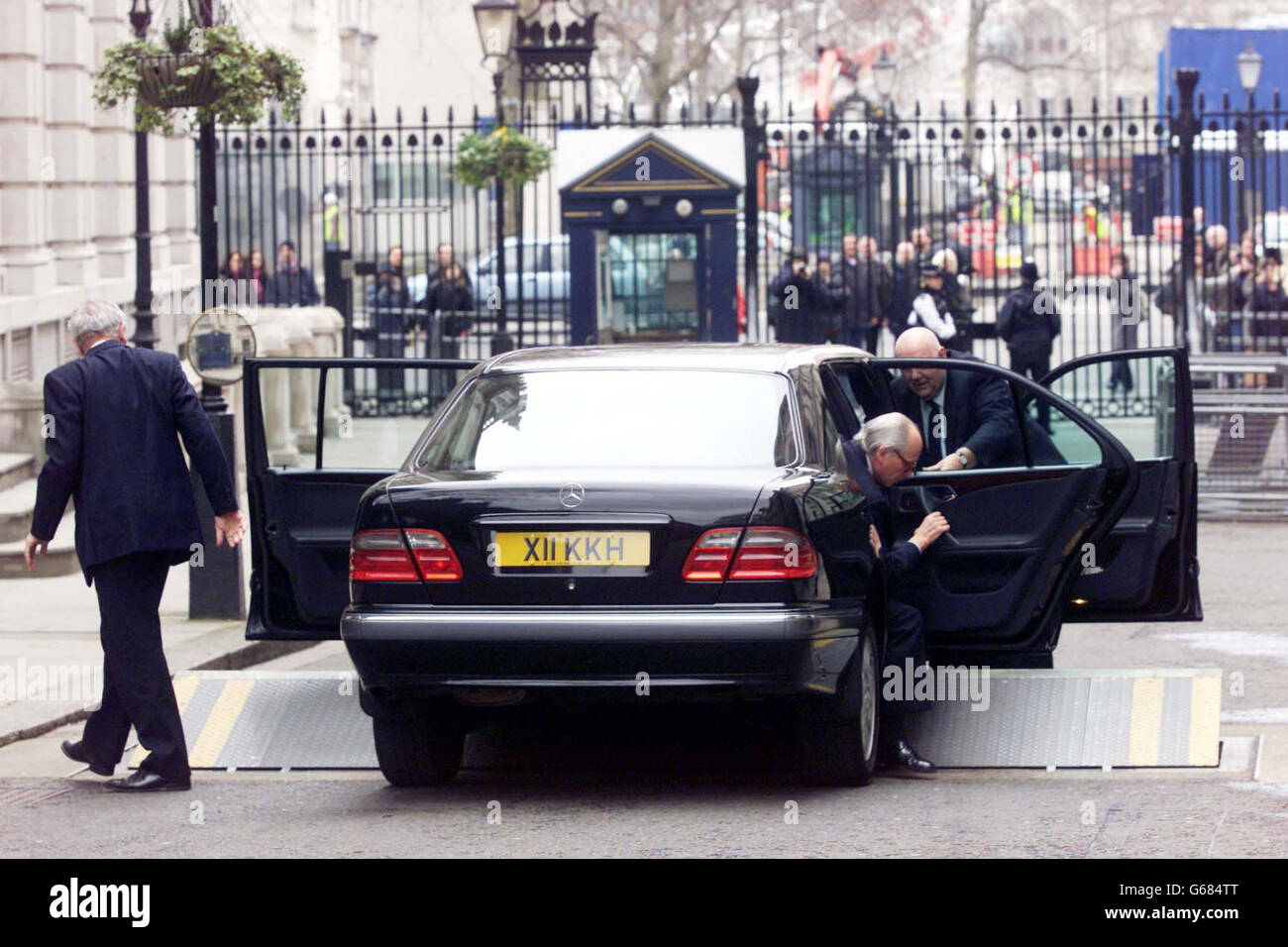 CAR STUCK IN DOWNING ST Stock Photo