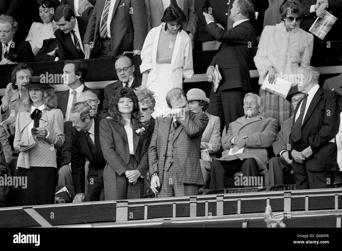 elton-john-white-suit-black-and-white-stock-photos-images-alamy