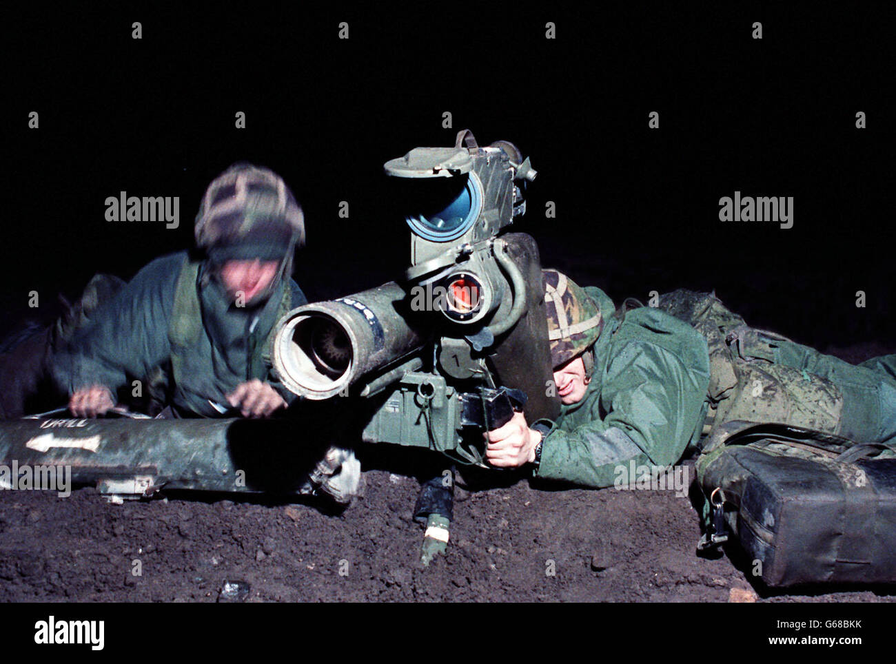 Military Gulf War Soldiers Gulfwargallery Tankbox Hi res Stock military-gulf-war-soldiers-gulfwargallery-tankbox-hi-res-stock