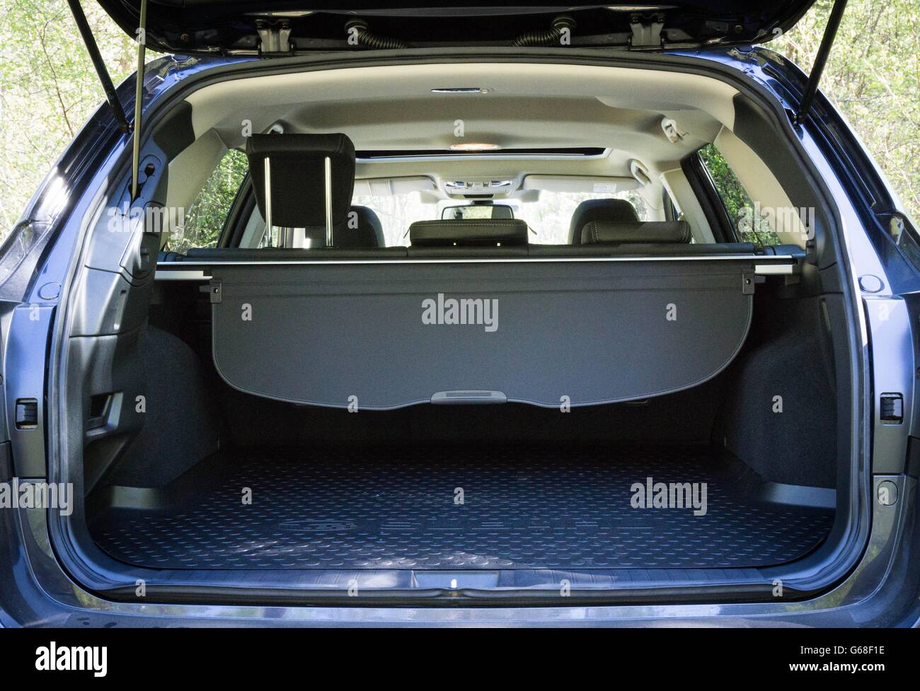 Subaru Outback with open tailgate Stock Photo Alamy