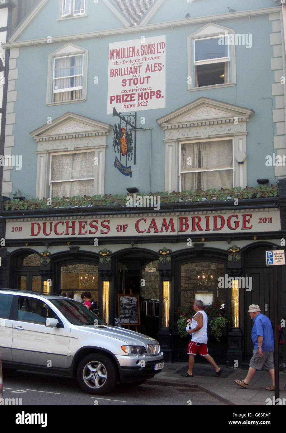 The Duchess of Cambridge pub in Windsor, who will celebrate the royal(02)