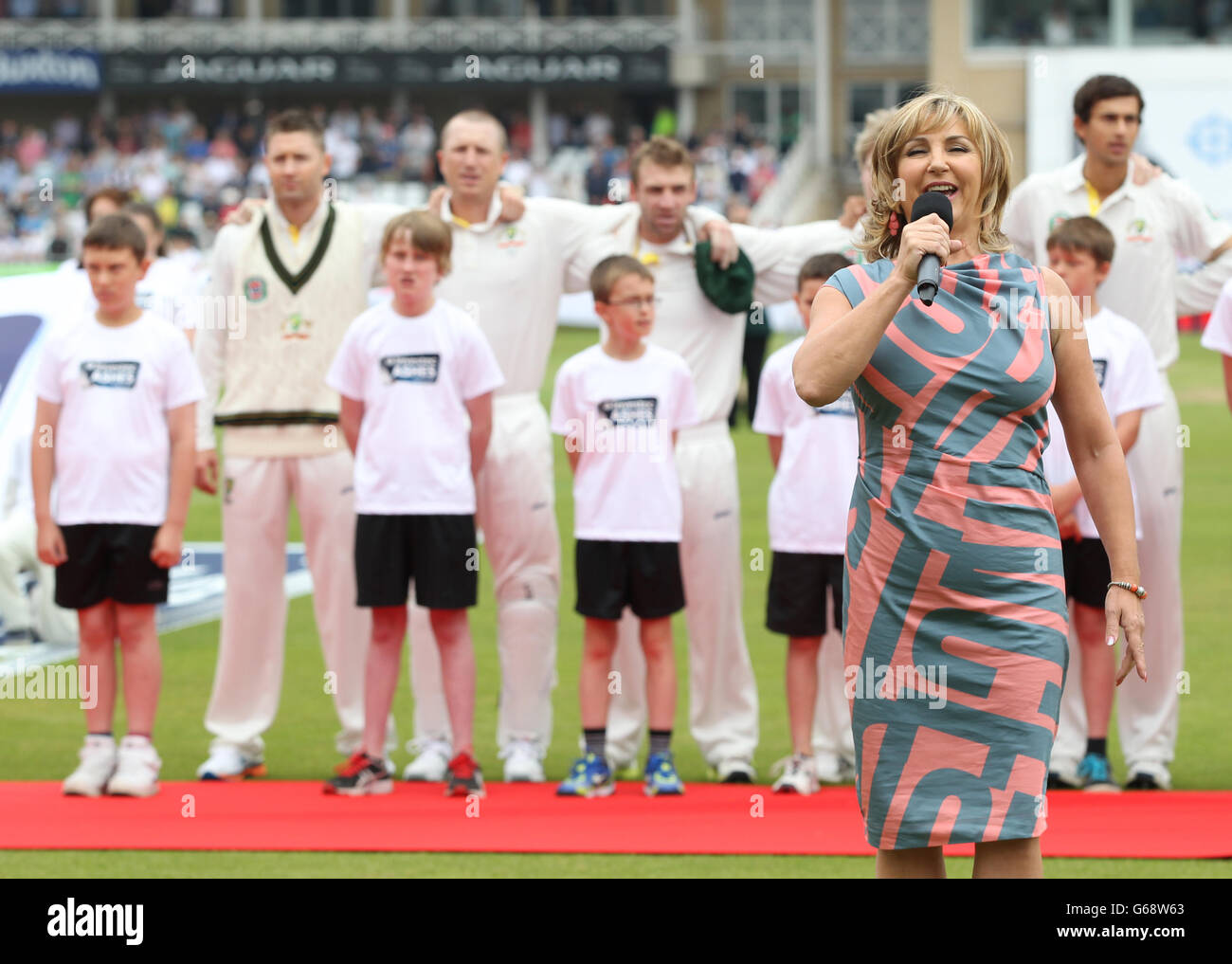 Lesley Garrett sings at start of England v Australia on the opening day of the Ashes , during day one of the First Investec Ashes Test match at Trent Bridge, Nottingham. Stock Photo