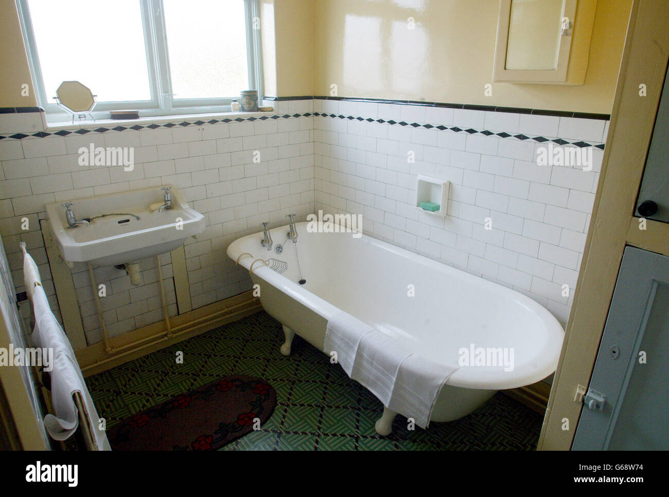 General view of the bathroom at 'Mendips', the childhood home of former Beatle, John Lennon in Liverpool. Stock Photo
