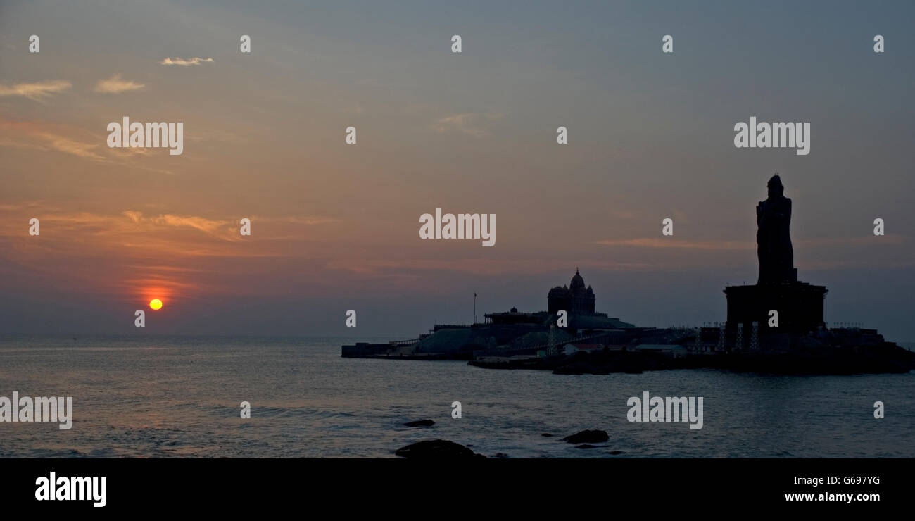 Sunrise on the Indian Ocean, Vivekananda Rock Memorial, Kanyakumari, Tamil Nadu, India Stock Photo