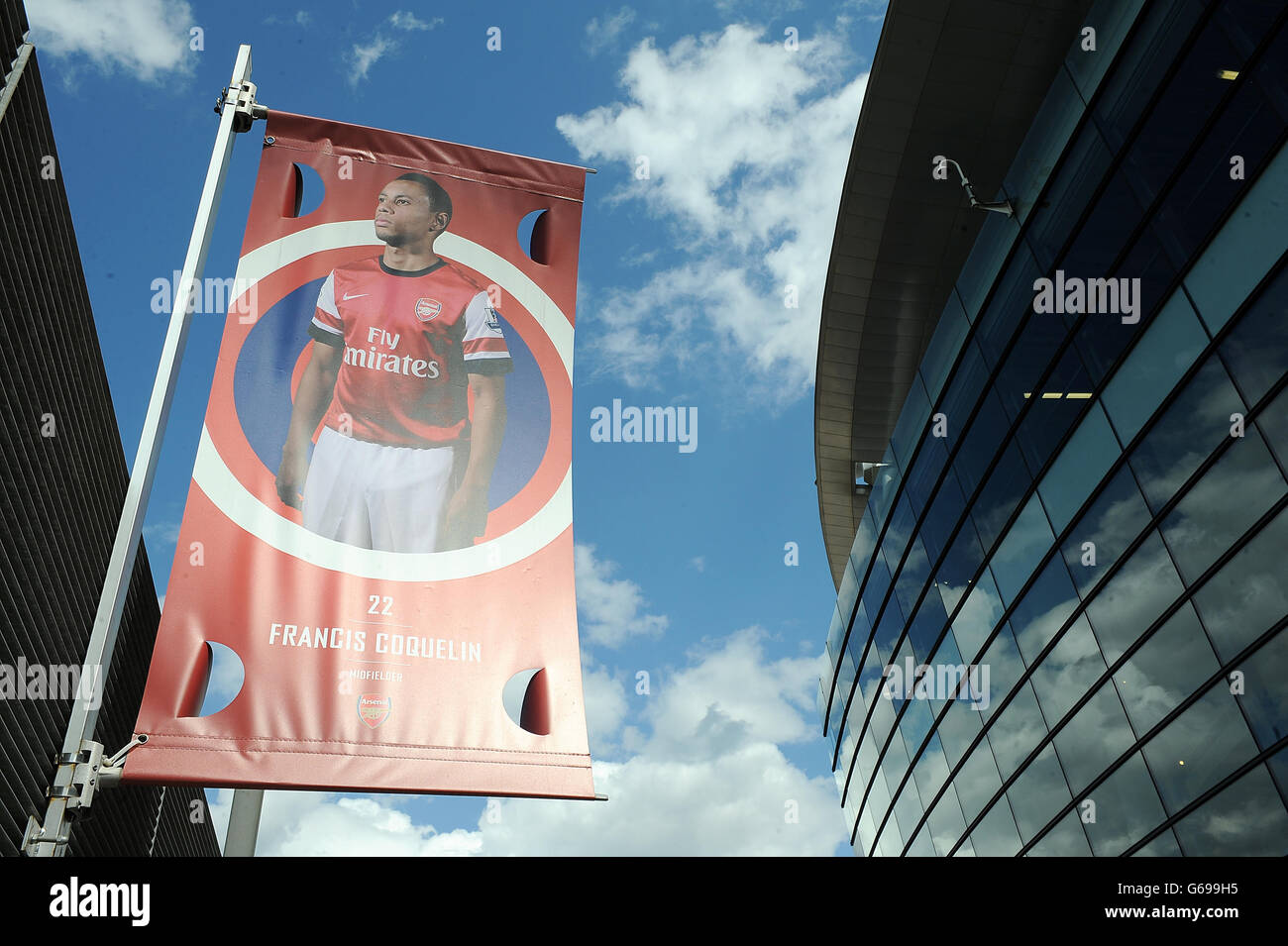 A view outside emirates stadium hi-res stock photography and images - Alamy