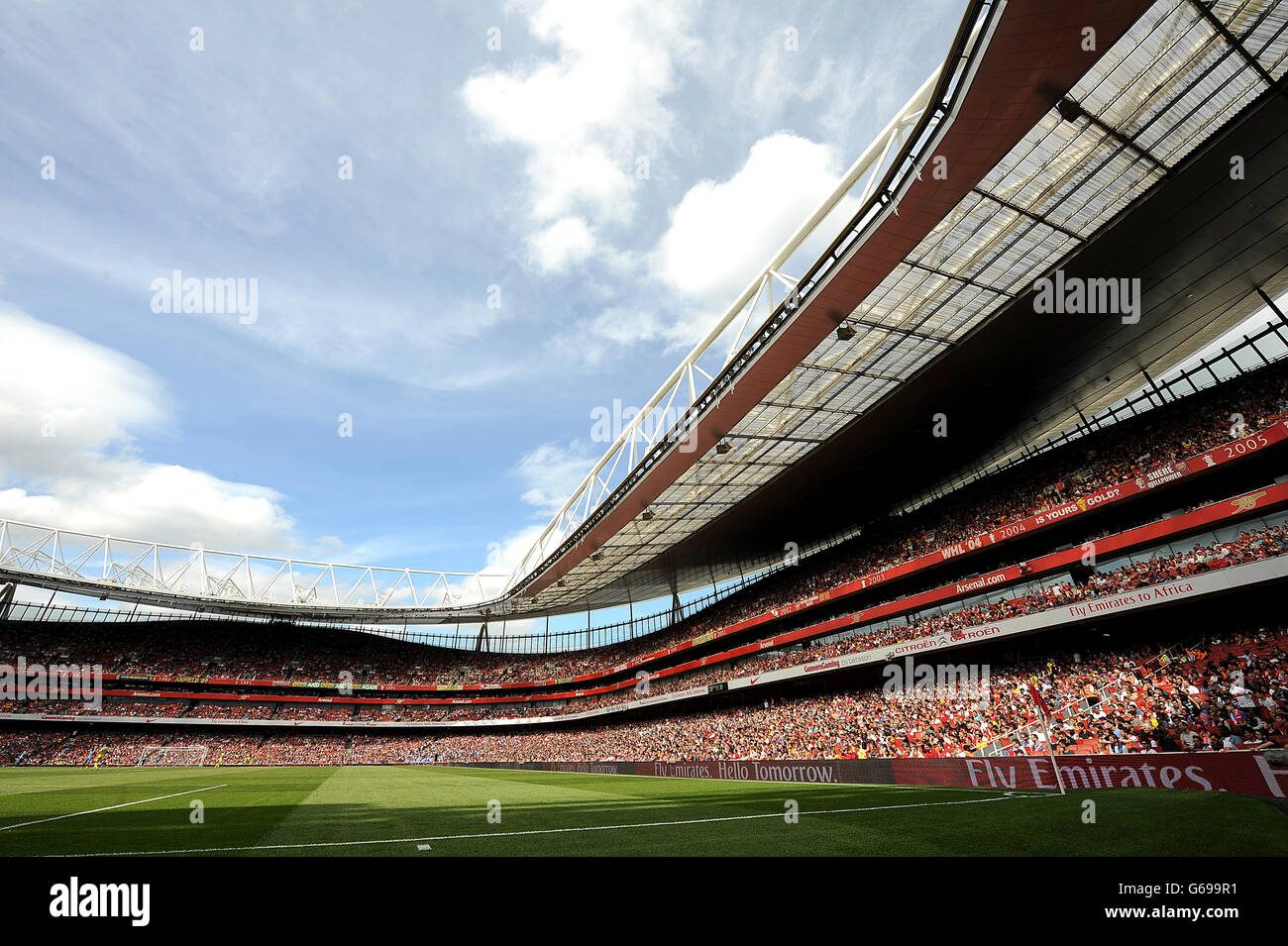 Napoli stadium outside hi-res stock photography and images - Alamy