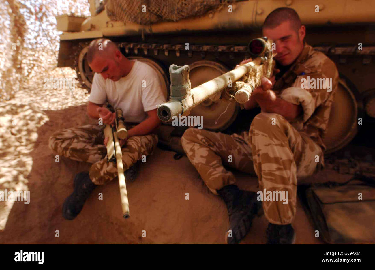 Soldiers of The Queens Dragoon Guards (QDG) 3 Commando in Northern Kuwait. Stock Photo