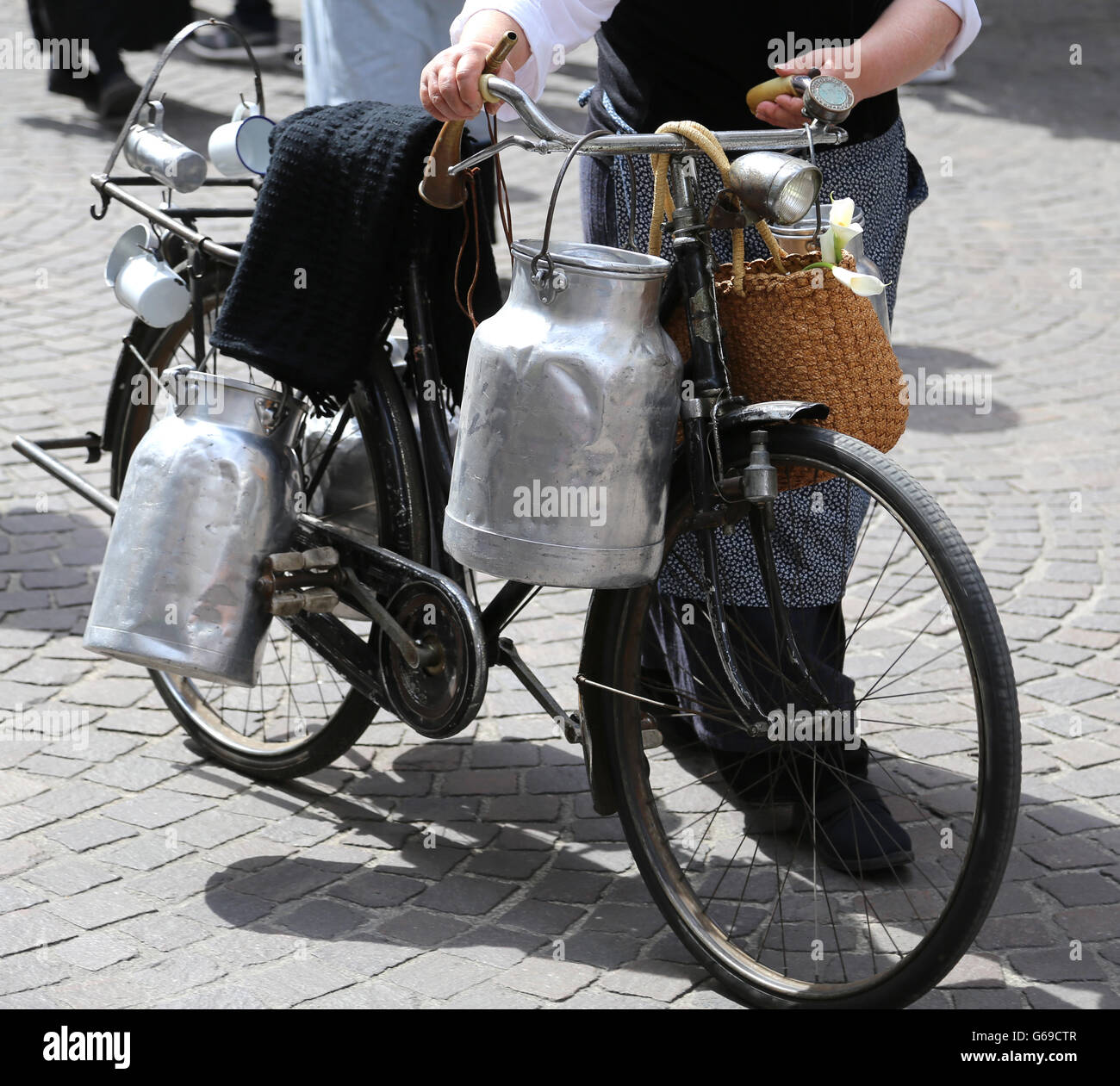 bicycle for elderly woman