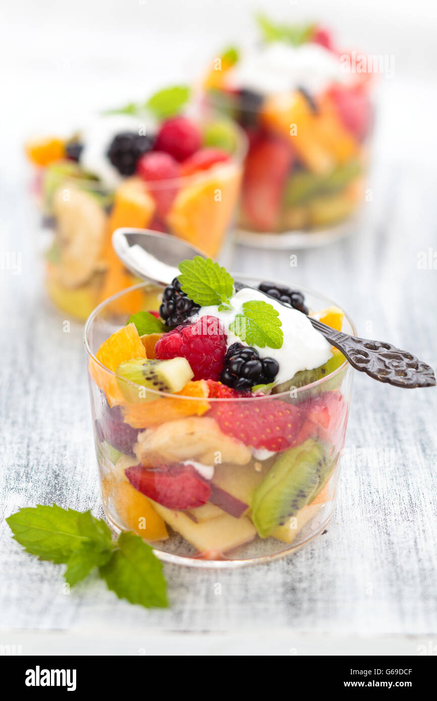 Fruit salad banana apple orange hi-res stock photography and images - Alamy