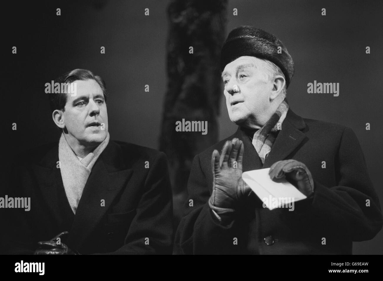 Sir Alec Guinness (right) plays a Soviet diplomat opposite Edward Hermann in a scene from Lee Blessing's A Walk in the Woods at the Comedy Theatre in London. Stock Photo
