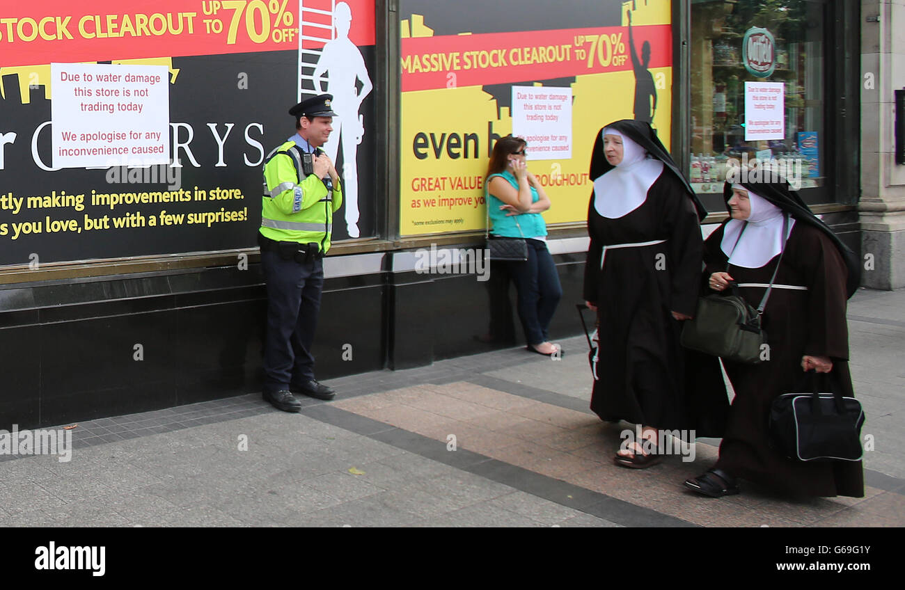 Clearys department store on oconnell street upper hires stock photography and images Alamy