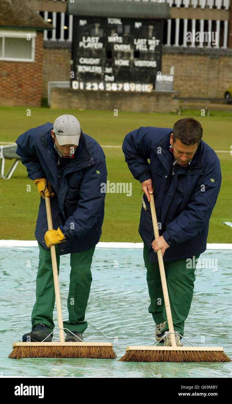 Sport cricket weather sweeping rainfall hires stock photography and