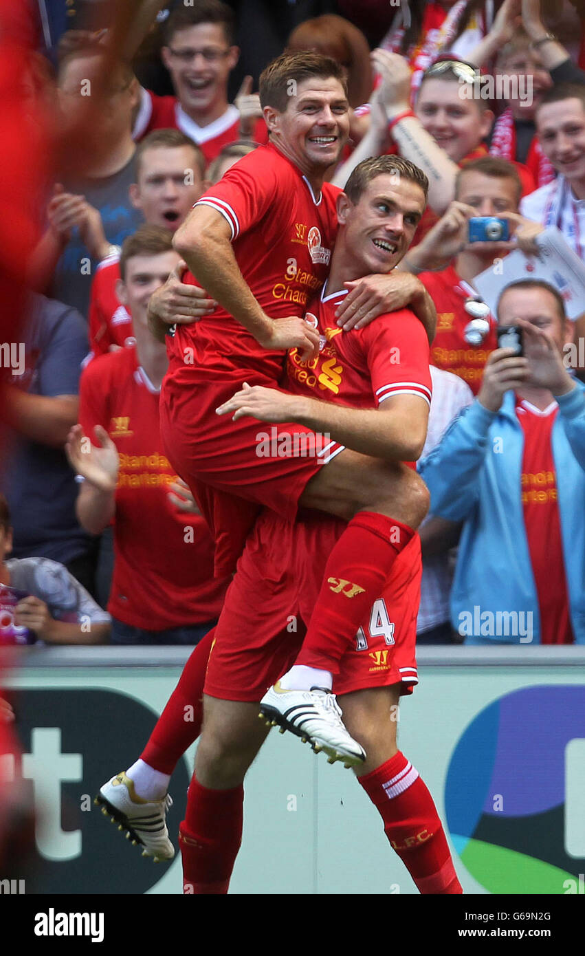 mode øjeblikkelig organisere Liverpool's Jordan Henderson (right) celebrates scoring with Steven Gerrard  during the friendly at Anfield, Liverpool Stock Photo - Alamy