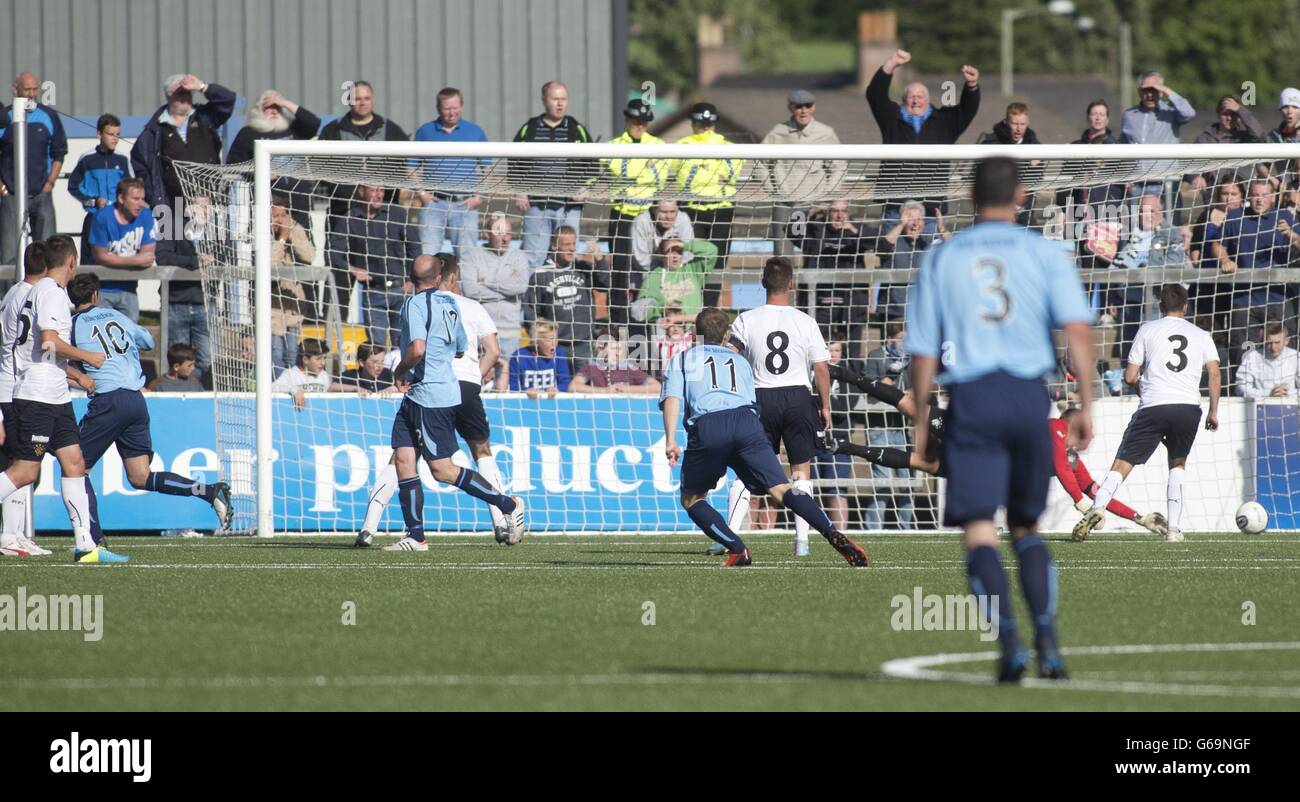 Forfar Athletic's Gavin Swankie (10) scores the winning goal during the Scottish Communities League Cup, First Round match at Station Park, Forfar. Stock Photo