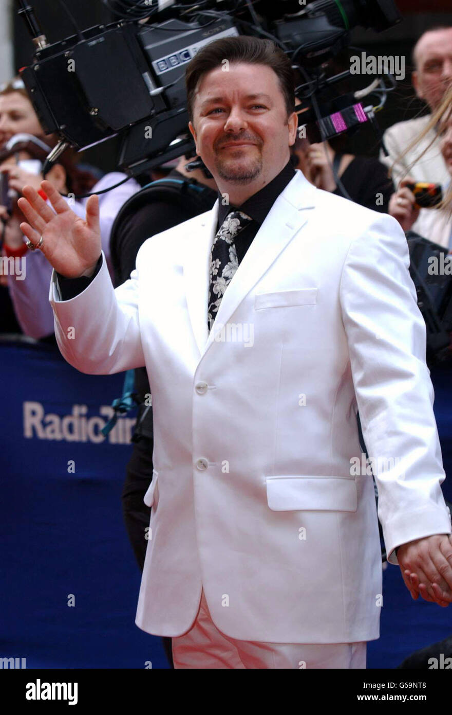 Ricky gervais the office uk hi-res stock photography and images - Alamy