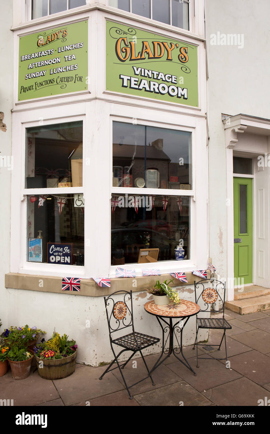 UK, County Durham, Hartlepool, Seaton Carew, The Front, Glady’s Vintage Tearoom Stock Photo Alamy