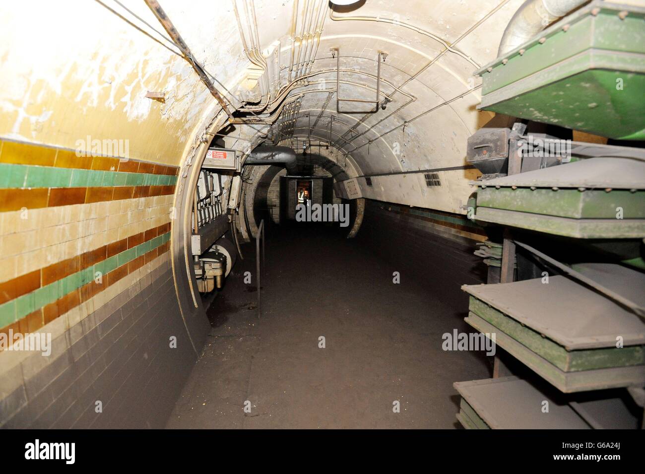 Brompton road station hi res stock photography and images Alamy