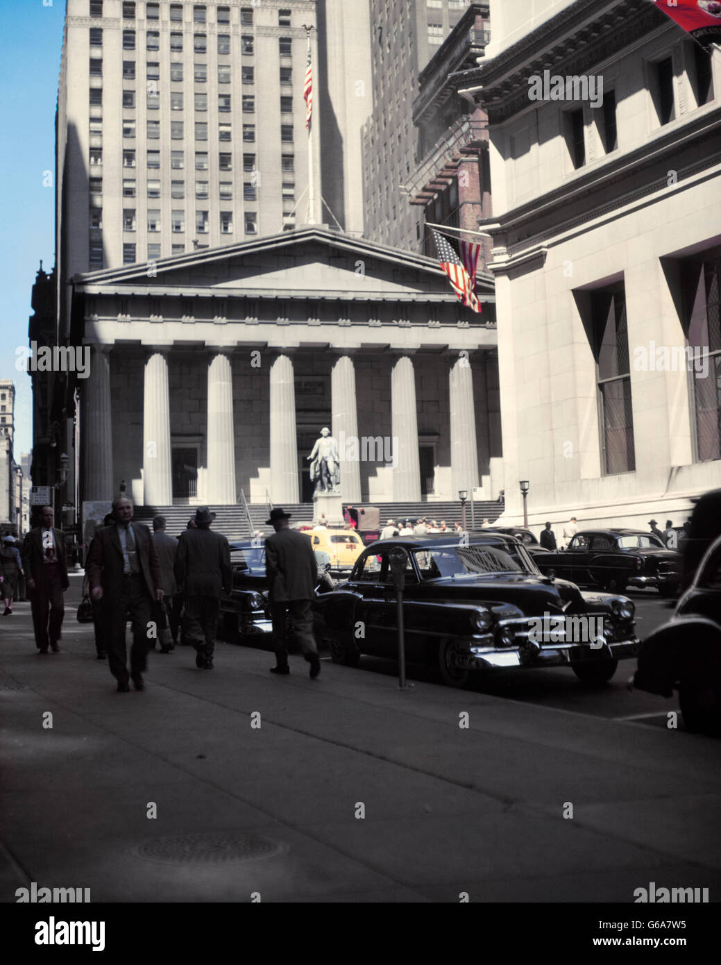 New york city street 1950s hi-res stock photography and images - Alamy