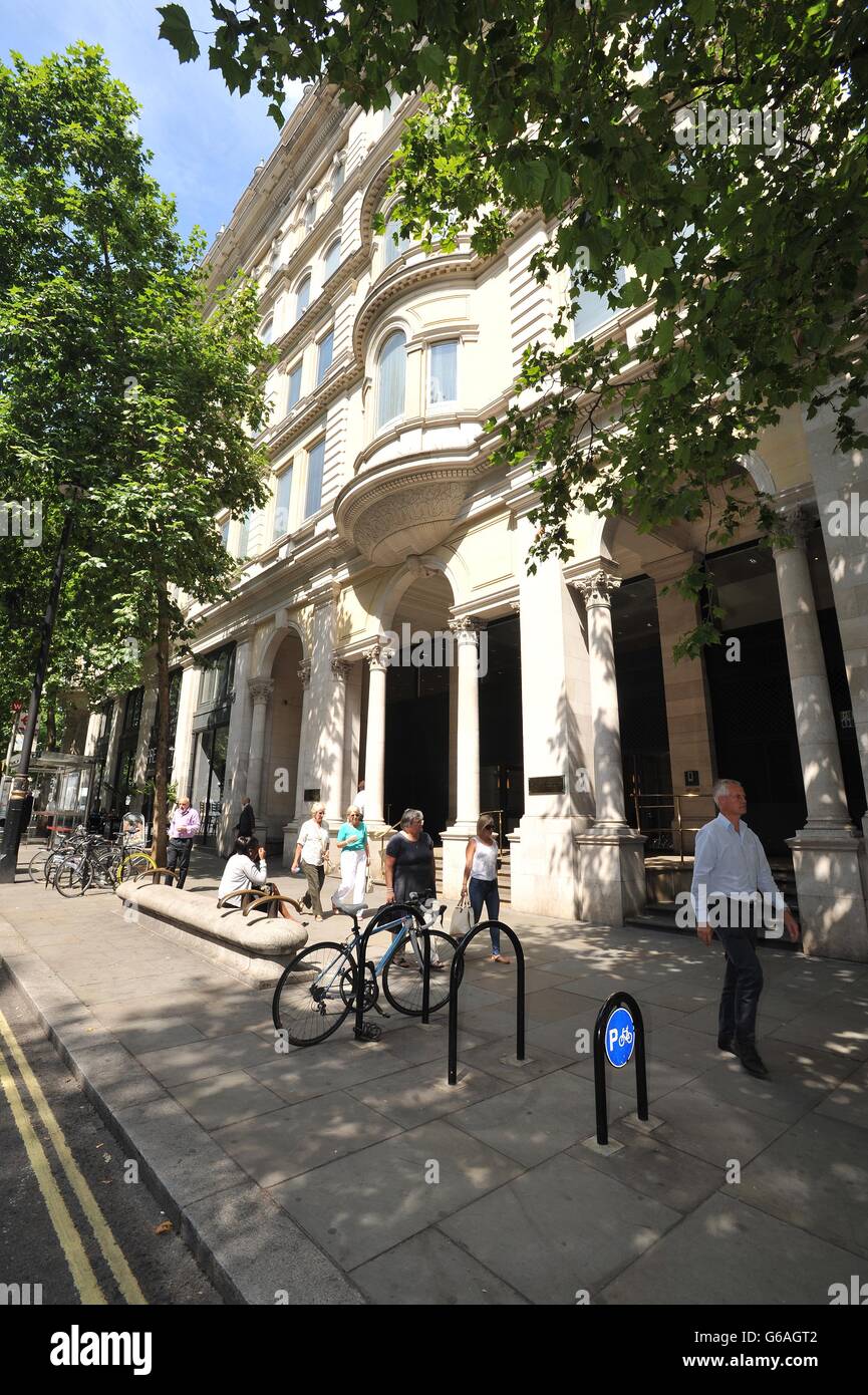 Where the head office of reed elsevier is located hires stock