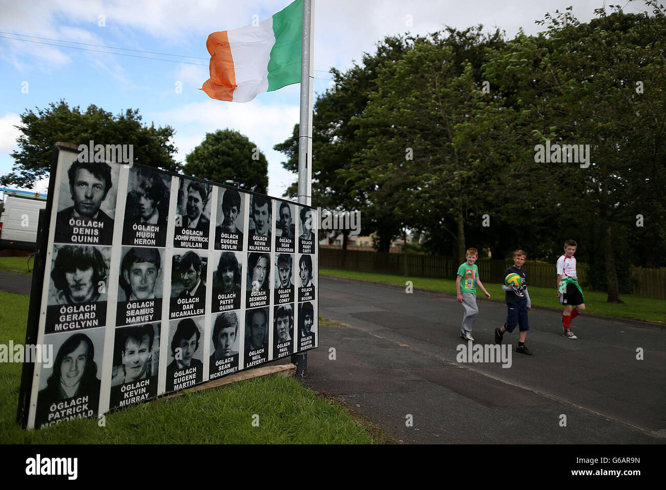 Placard commemorating ira volunteers in housing estate in castlederg hi